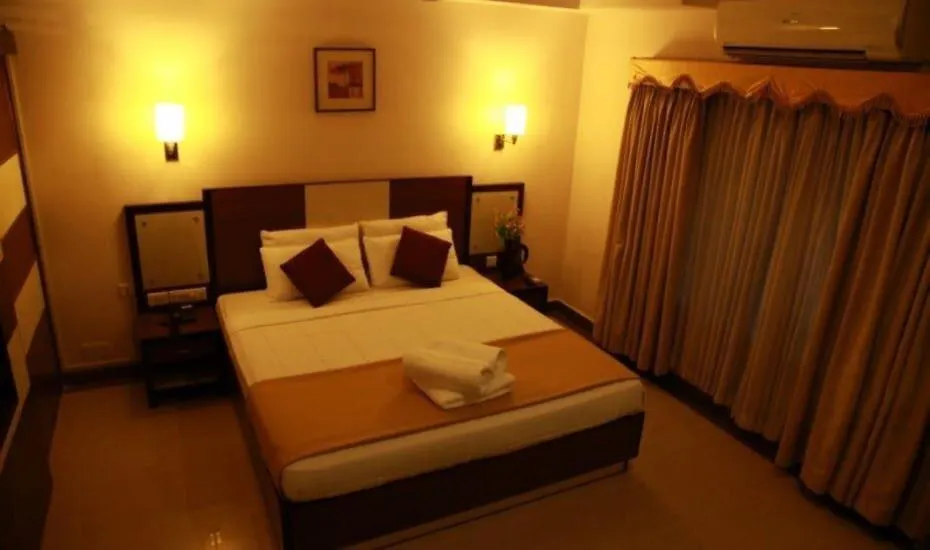 Hotel Souparnika Kollam
